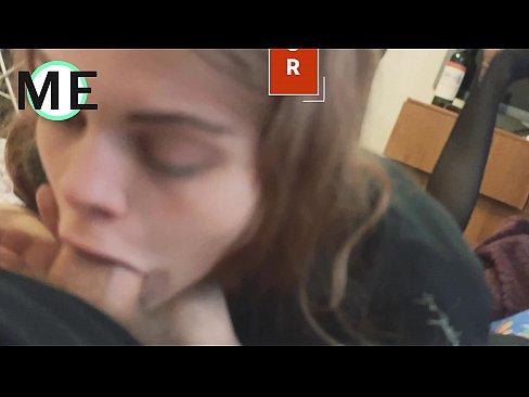 ❤️ Palo de garganta, pantalóns rasgados e tacóns rasgados agradable de coñecer Porno en nós ❌❤